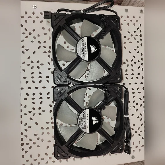 Lot of 2 Corsair ML120 Case Fan 120mm PWM Fan 31-004754 New Open Box2 pack